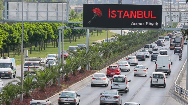 istanbul-daki-saldiri-izmir-de-protesto-edildi--7268630.jpeg
