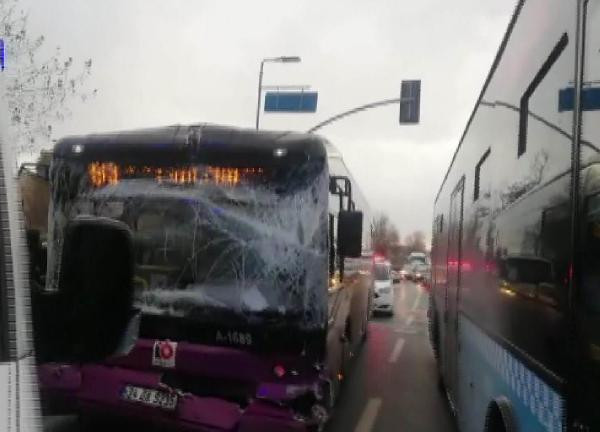 İstanbul'da iki otobüs çarpıştı: Çok sayıda yaralı var - Resim : 1