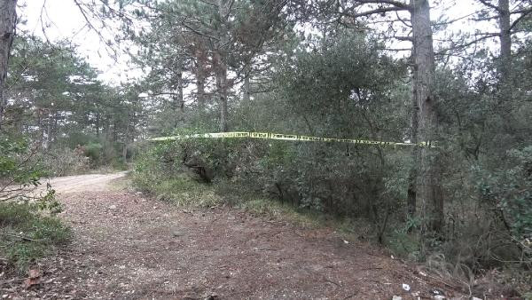 İstanbul'da ormanda vahşet! Battaniyeye sarılı kadın cesedi bulundu - Resim : 2