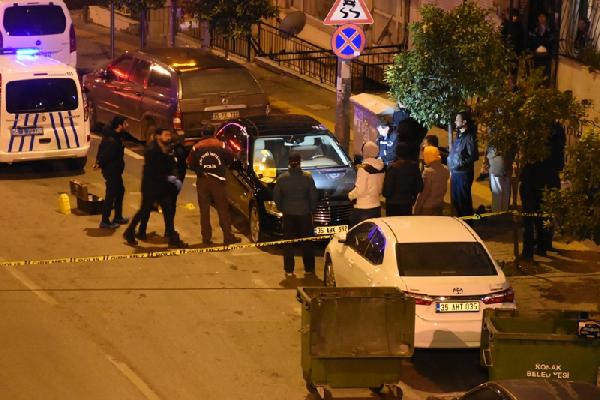 İzmir'de dehşet gecesi ! Tesadüfen yoldan geçen iki kişi öldürüldü - Resim : 1