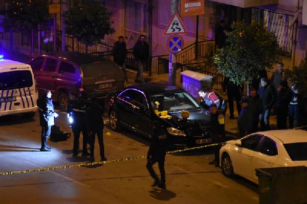 İzmir'de dehşet gecesi ! Tesadüfen yoldan geçen iki kişi öldürüldü - Resim : 3