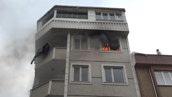 İstanbul'da 5 katlı apartmanda korkutan yangın - Resim : 1