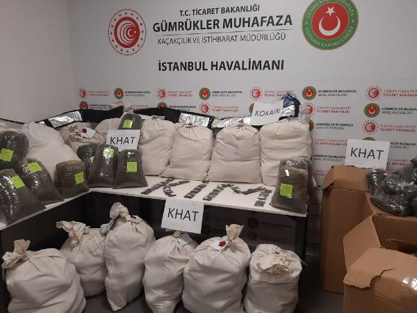 İstanbul Havalimanı'nda yarım tona yakın uyuşturucu yakalandı - Resim : 1