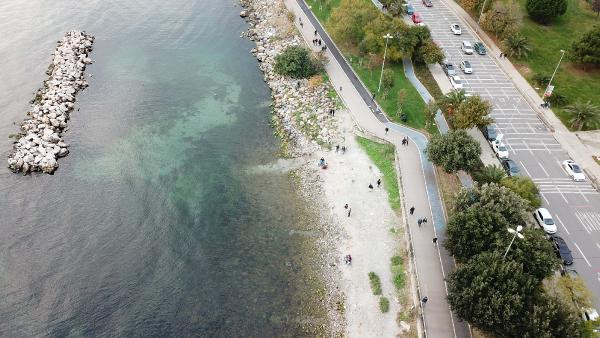 Kadıköy'de deniz çekildi, deprem korkusu sardı - Resim : 3