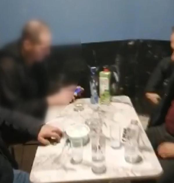 Üstü market altı meyhane! Polis şaşkına döndü - Resim : 1