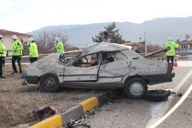 Kastamonu'da korkunç kaza: 2 ölü, 2 yaralı - Resim : 1