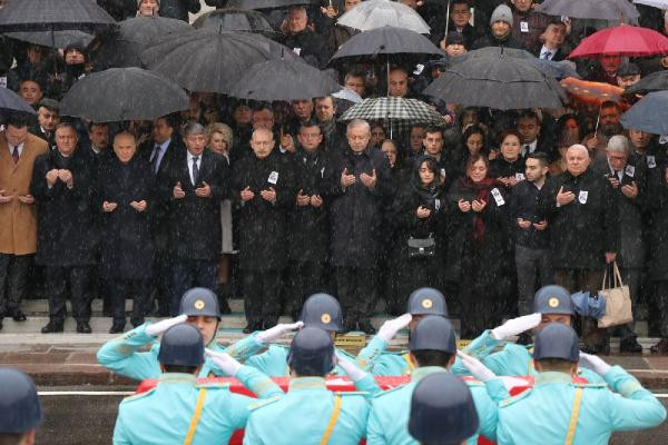 Kılıçdaroğlu, Bahçeli ve Akşener cenaze törenine katıldı - Resim : 1