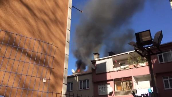 Şişli'de korkutan yangın! Binanın açatısı alev alev yandı - Resim : 2