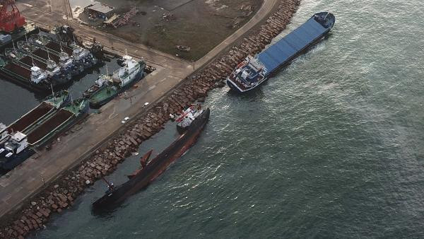 İstanbul'da gemi kazası! İki gemi çarpıştı - Resim : 1