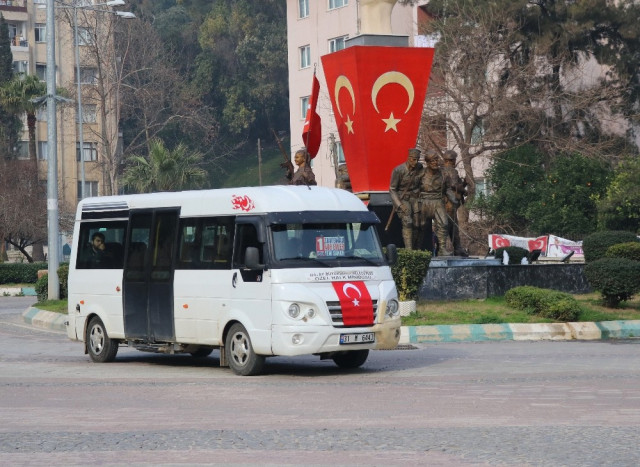Belediyeden ''Türk bayrağı'' anonsu - Resim : 4