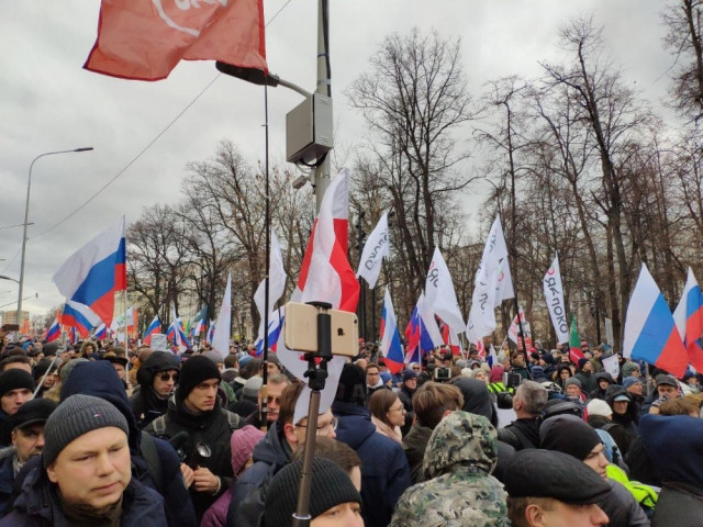 Ruslar sokaklara döküldü! ''Putin istifa'' sloganları attılar - Resim : 2