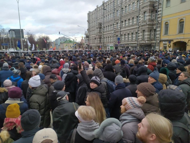 Ruslar sokaklara döküldü! ''Putin istifa'' sloganları attılar - Resim : 3