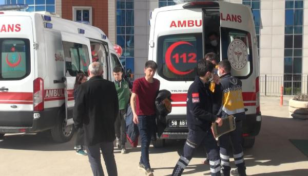 Sivas'ta 22 öğrenci hastanelik oldu - Resim : 2