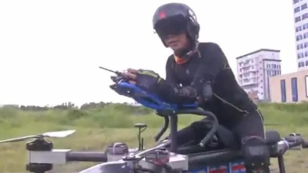 Çinli mühendis uçan motosiklet yaptı - Resim : 3