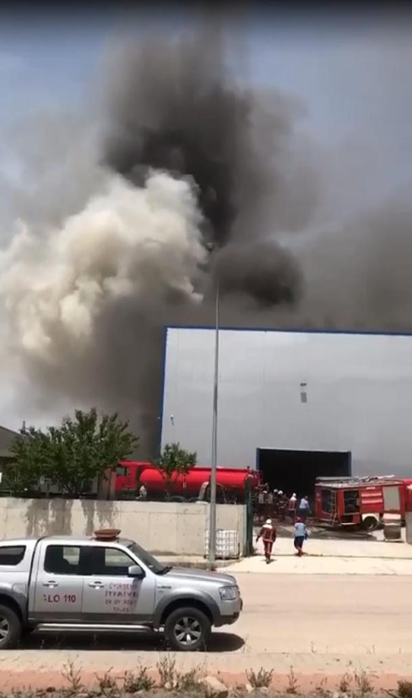 Ankara'da tıbbi ekipman fabrikasından yangın - Resim : 2