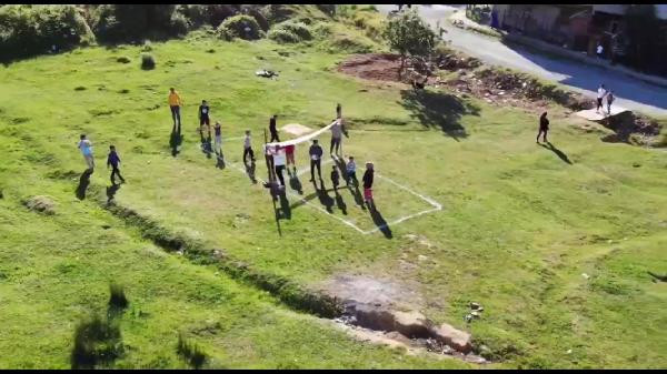 Piknikçiler drone görünce böyle kaçtı! - Resim : 3