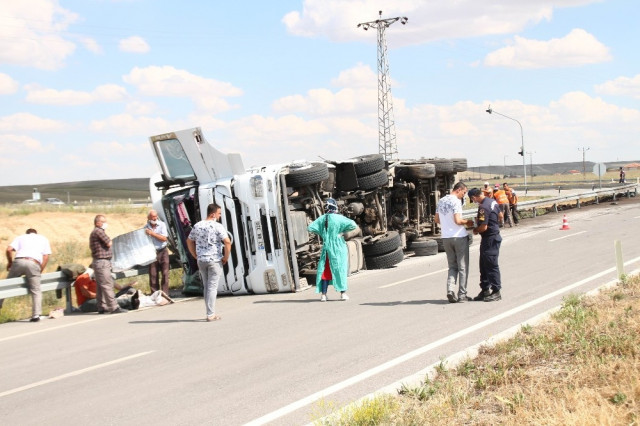 Konya'da katliam gibi kaza: 6 kişi hayatını kaybetti - Resim : 1