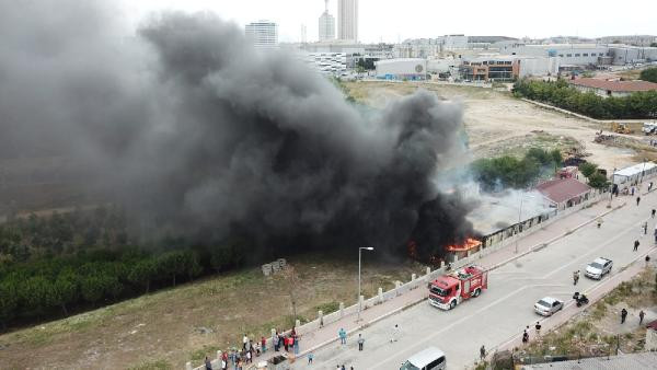 İstanbul'da korkutan yangın! - Resim : 1