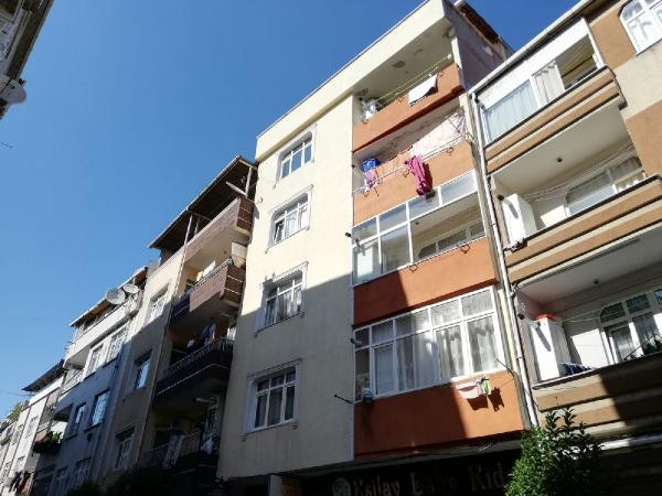 İstanbul'da 4 katlı bina apar topar tahliye edildi - Resim : 1