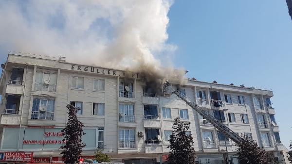 Esenyurt'ta apartmanda yangın paniği - Resim : 1