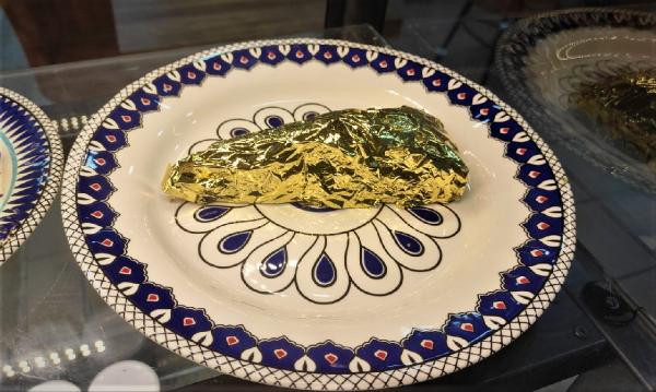 Bu da altın kaplamalı baklava! Dilimi 500 liradan satılıyor - Resim : 4