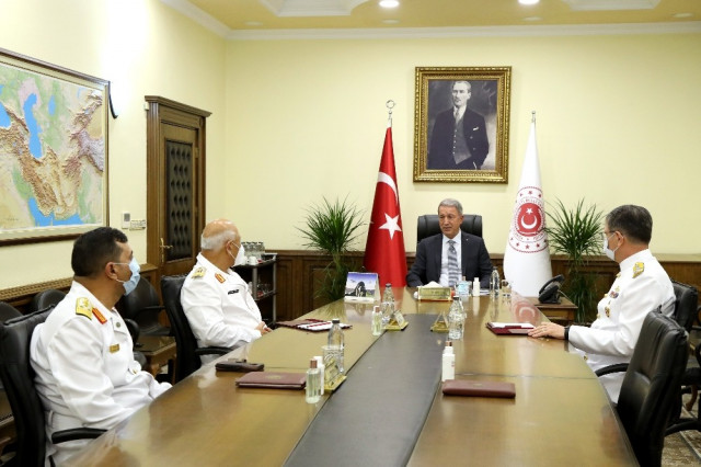 Bakan Akar, Libya Deniz Kuvvetleri Komutanı ile görüştü - Resim : 1