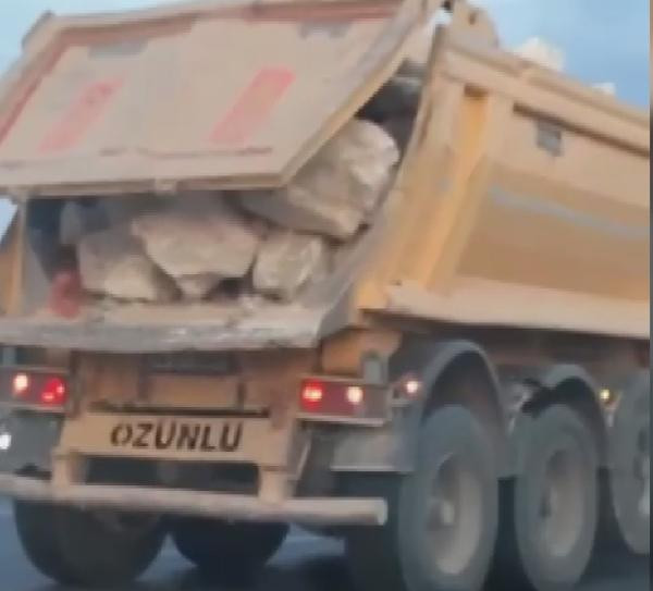 İstanbul'da hafriyat kamyonu terörü! 120 km hızla makas attı - Resim : 2