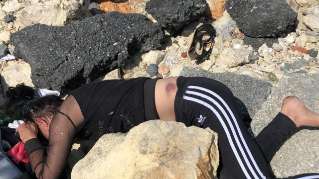 İstanbul'da dehşet! Genç kadını dövüp kayalıklara attılar - Resim : 1