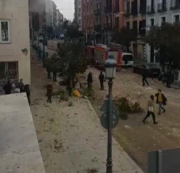 İspanya'da başkenti Madrid'de şiddetli patlama - Resim : 2