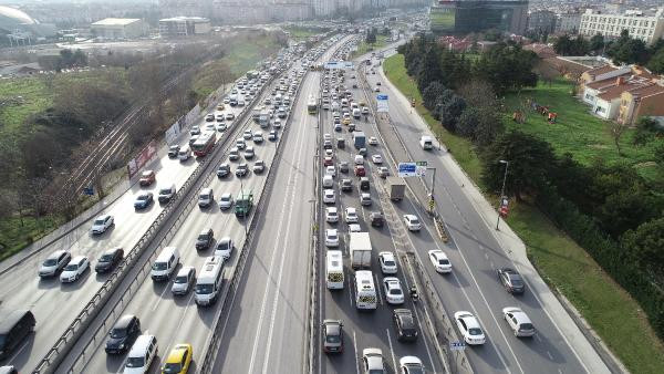 56 saatlik yasak öncesi İstanbul trafiği felç oldu - Resim : 2