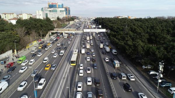 56 saatlik yasak öncesi İstanbul trafiği felç oldu - Resim : 3