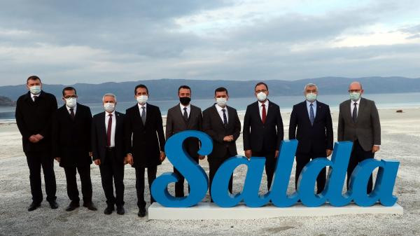 Bakan Kasapoğlu Salda Gölü'nde incelemelerde bulundu - Resim : 9