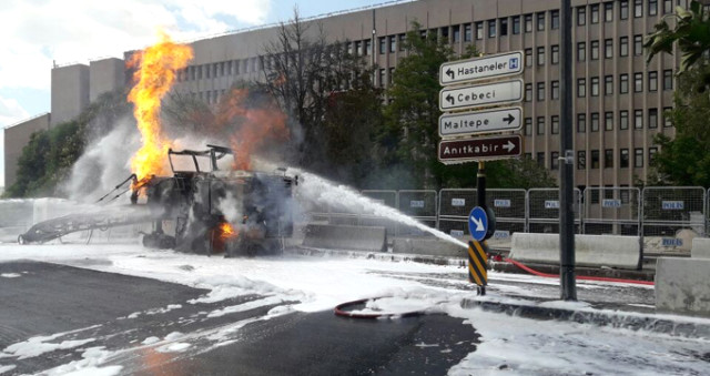 Ankara Adliyesi önünde doğalgaz patlaması - Resim : 1