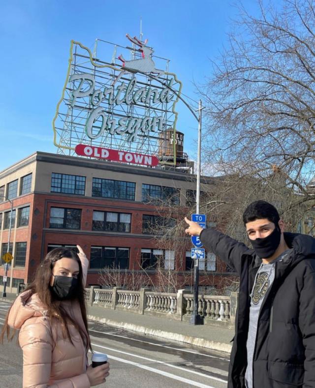 FETÖ'cü Enes Kanter Rockfeller'ın torunuyla aşk yaşıyor - Resim : 1