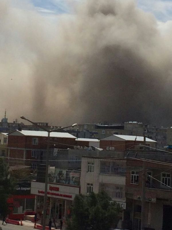 Diyarbakır'da şiddetli patlama; ölü ve yaralılar var  - Resim : 1