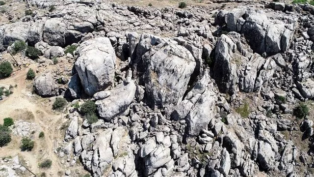 Buzluk Mağarası serinlemek isteyenlerin uğrak noktası oldu - Resim : 1
