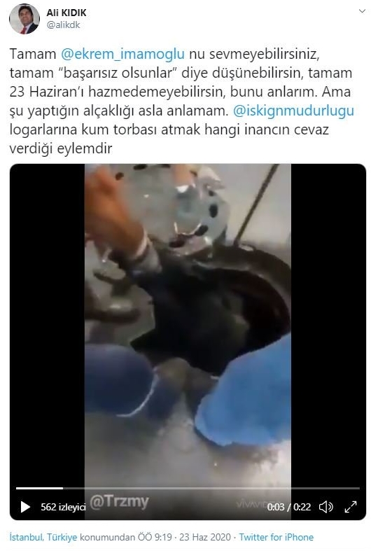 Yağmur rögarına tıkansın diye kum torbası attılar! - Resim : 1