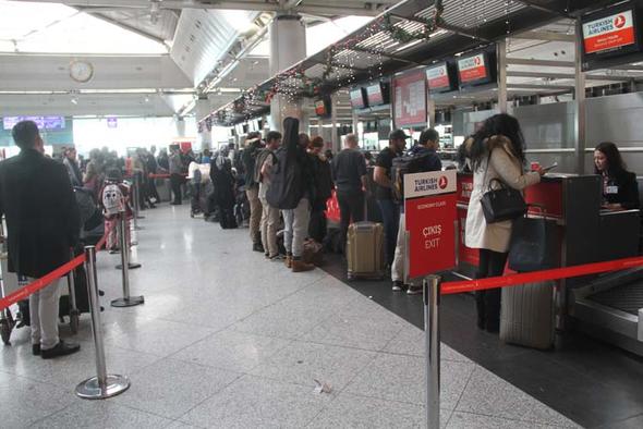 Atatürk Havalimanı'nda yılbaşı yoğunluğu - Resim : 1