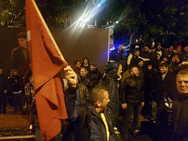 Rasim Ozan Kütahyalı Beyaz TV'den kovuldu - Resim : 1