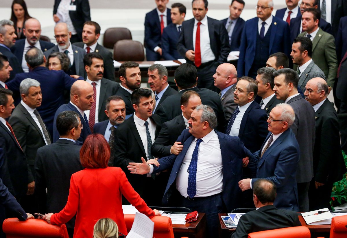 Meclis'te olaylı gece ! HDP'li vekilin skandal sözleri ortalığı karıştırdı - Resim : 1