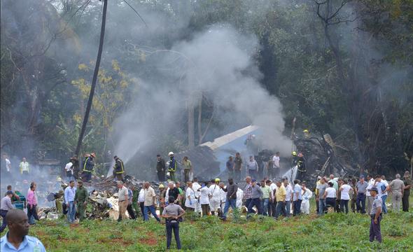 Yolcu uçağı düştü: 100'den fazla kişiyi taşıyordu - Resim : 2