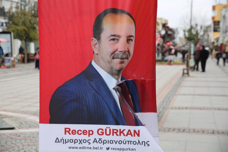 Edirne Belediye Başkanı'nın yeni yıl afişi tepki çekti ! - Resim : 1
