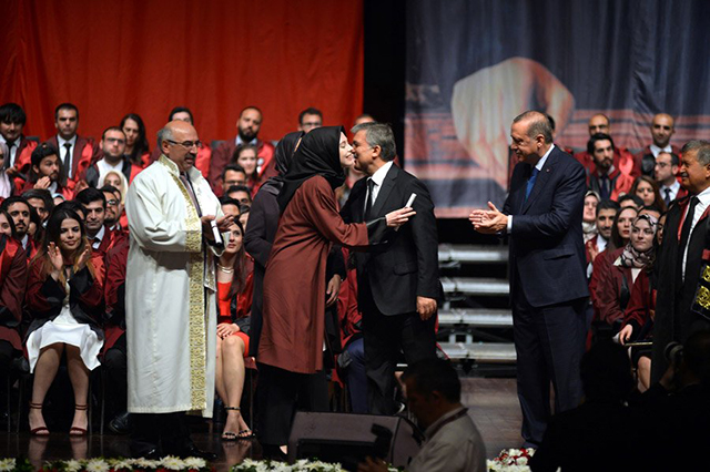 Erdoğan, Gül çifti ile aynı sahnede buluştu  - Resim : 2