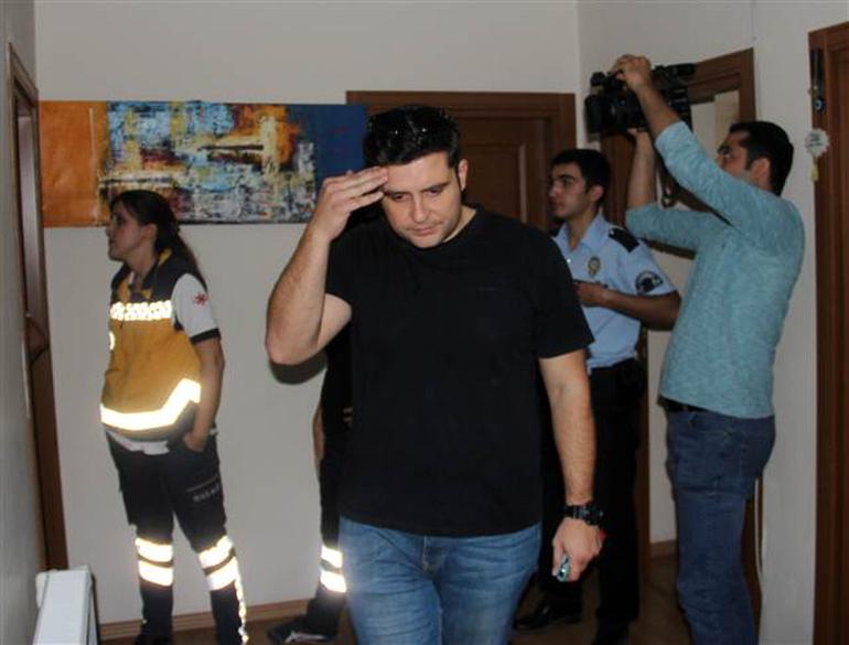 Kendini eve kilitleyen eşine yalvardı: Hayatım kapıyı kıracaklar - Resim : 1