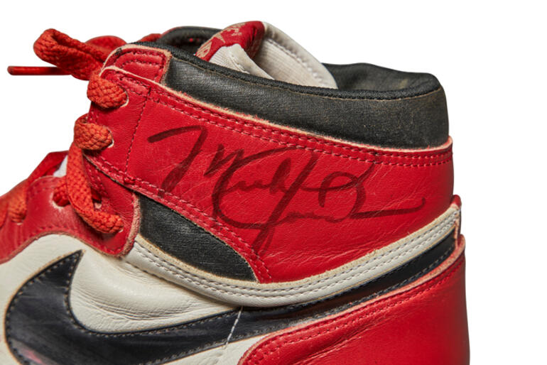 Michael Jordan'ın ayakkabıları rekor fiyata satıldı - Resim : 2