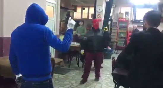 Teröristler İstanbul'un göbeğinde kahvehane bastı - Resim : 1