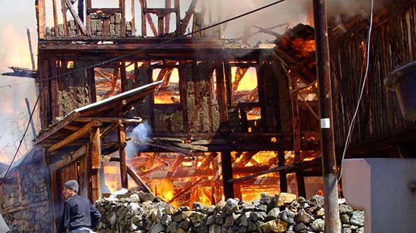 O köyde 25 ev kullanılamaz hale geldi - Resim : 1