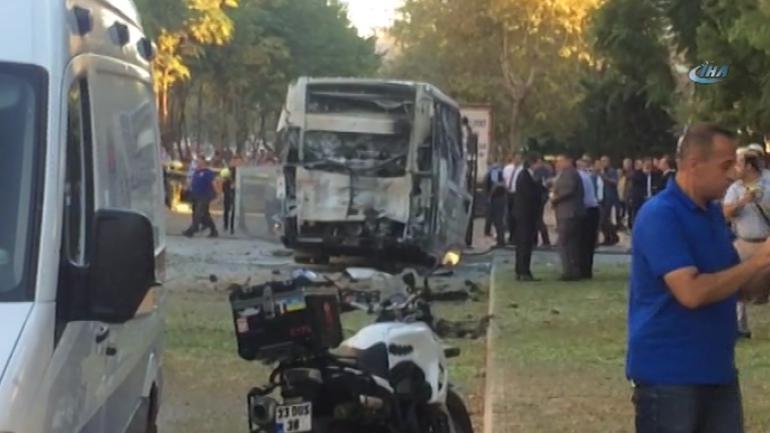 Mersin'de polis servis aracına bombalı saldırı ! - Resim : 2