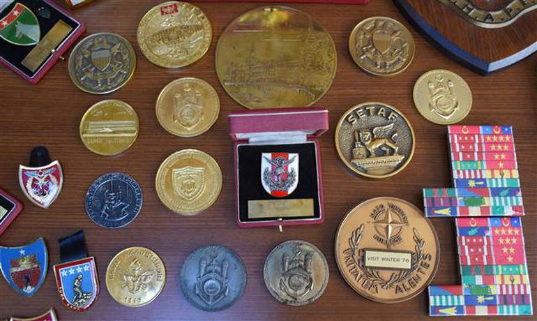 Eski Genelkurmay Başkanı'nın madalyaları bulundu ! - Resim : 1