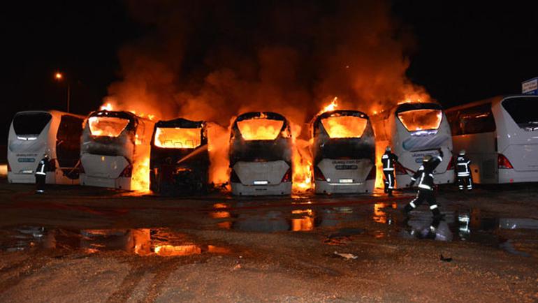 Bursa'da 6 otobüs kül oldu - Resim : 2